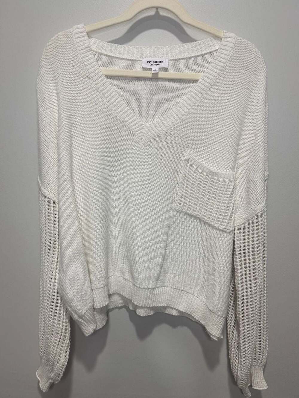 ee:some White V-Neck Summer Sweater with Lattice details, Sz L